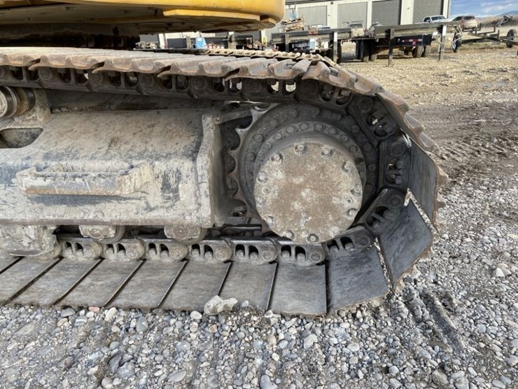 deere-245g-lc-image-16