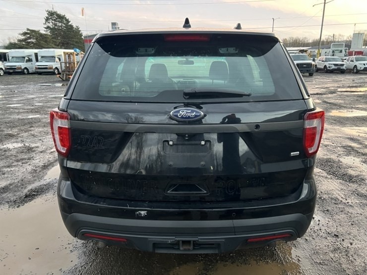 2017-ford-explorer-image-5