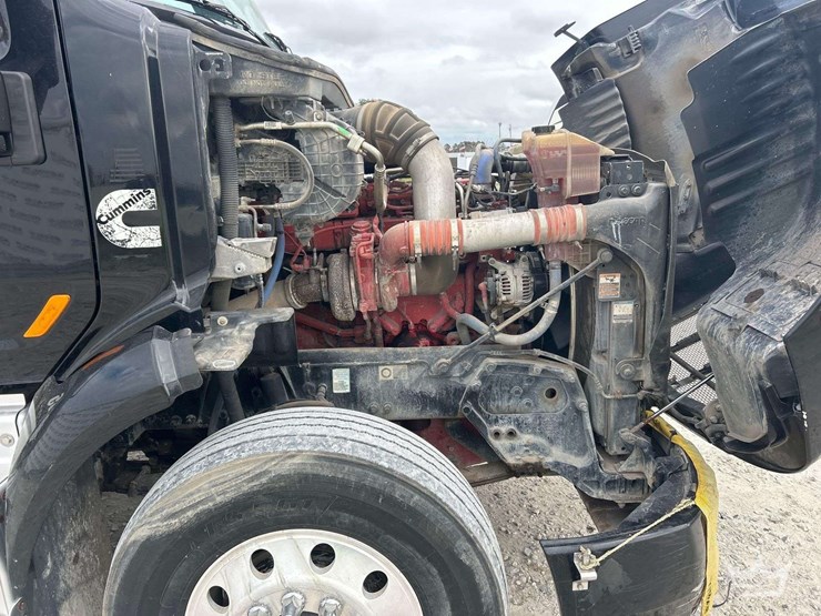 2015-peterbilt-579-image-8