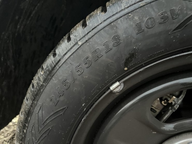 2017-ford-explorer-image-15