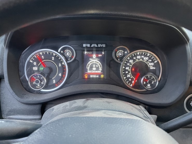 2022-dodge-3500-image-28