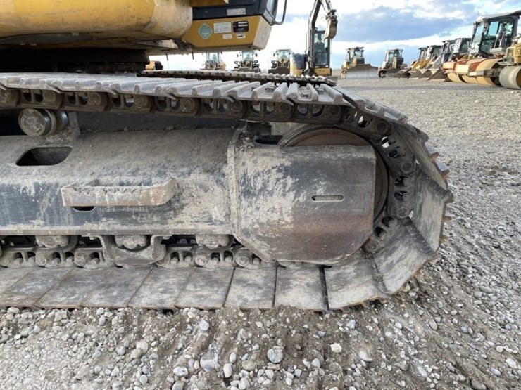 deere-245g-lc-image-19