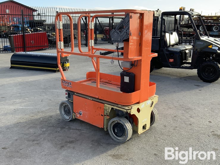 jlg-1230es-image-3