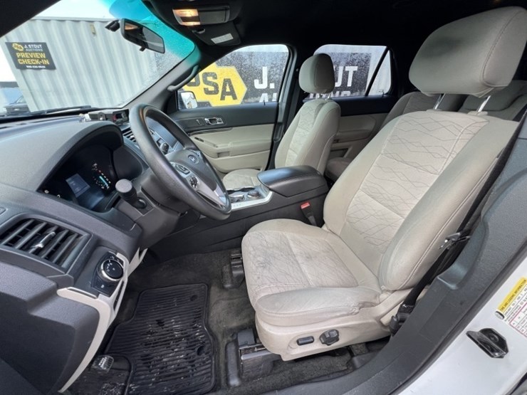 2014-ford-explorer-image-22