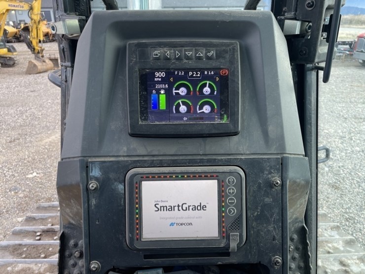 2022-deere-750l-image-39