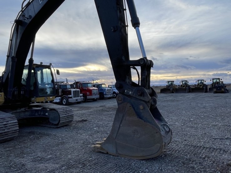 2022-deere-350-p-tier-image-10