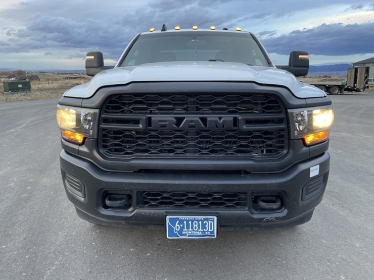 2022-dodge-3500-image-8