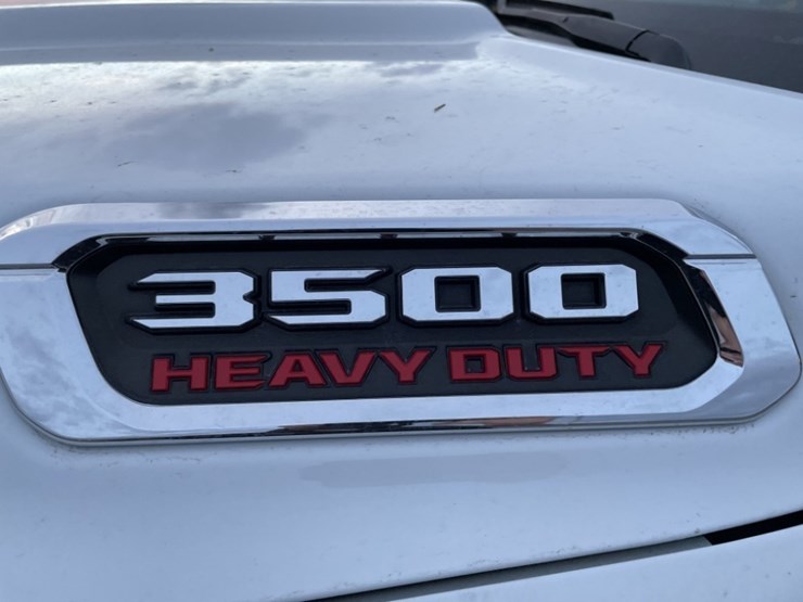 2022-dodge-3500-image-9