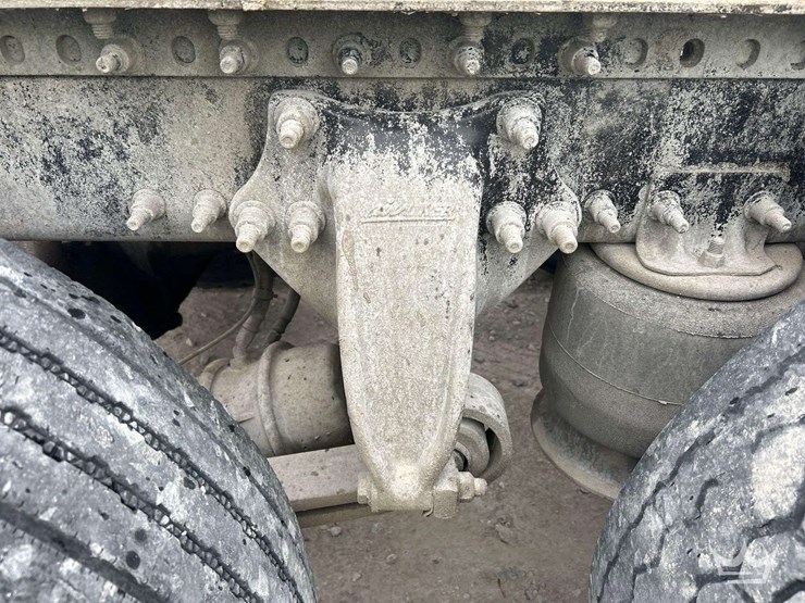 2015-freightliner-cascadia-125-image-31