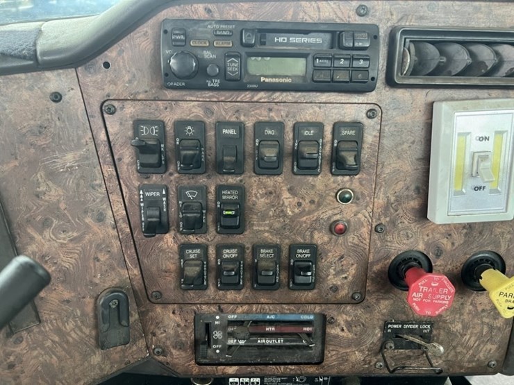 1998-international-9200-image-28