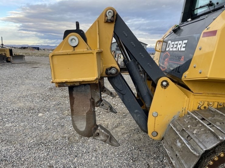 2022-deere-750l-image-23