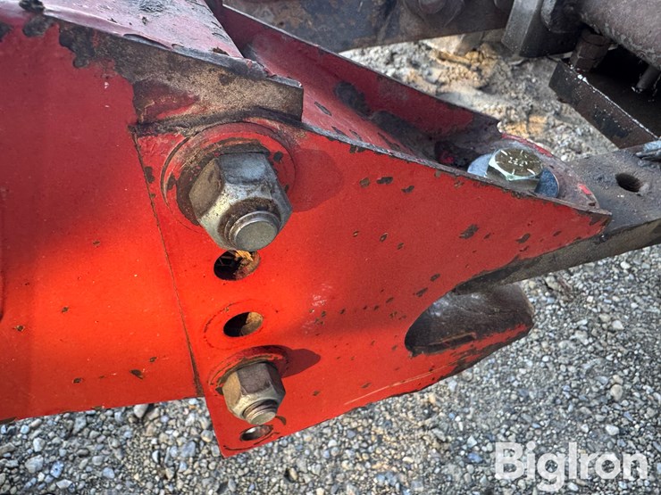 new-holland-688-image-9