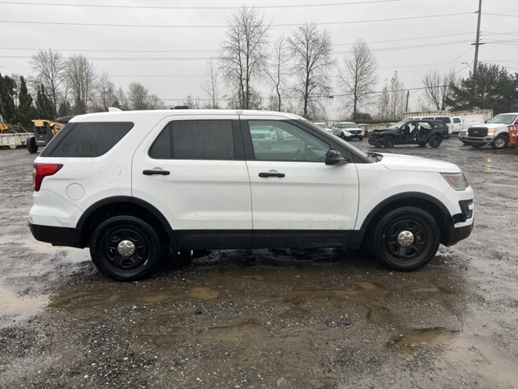 ford-explorer-image-3