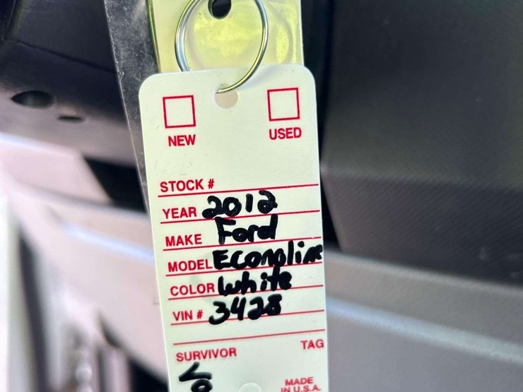 2012-ford-cargo-image-35