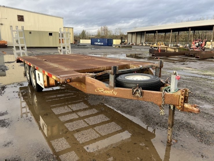 2008-bentley-t/a-sno-cat-trailer-image-2