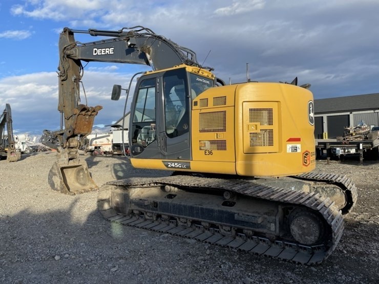 deere-245g-lc-image-3