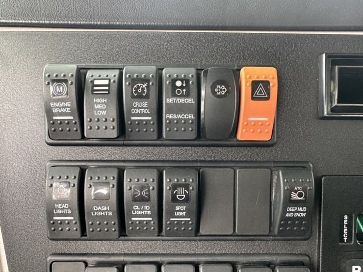 john-deere-1044-image-60