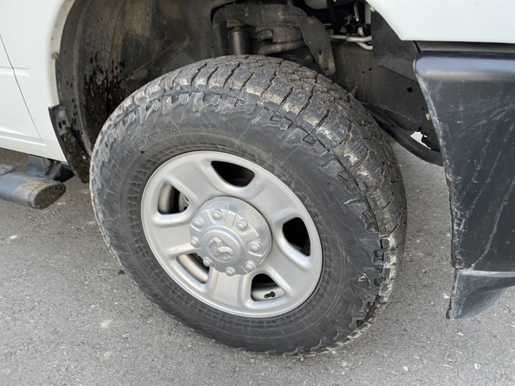 2022-dodge-3500-image-11