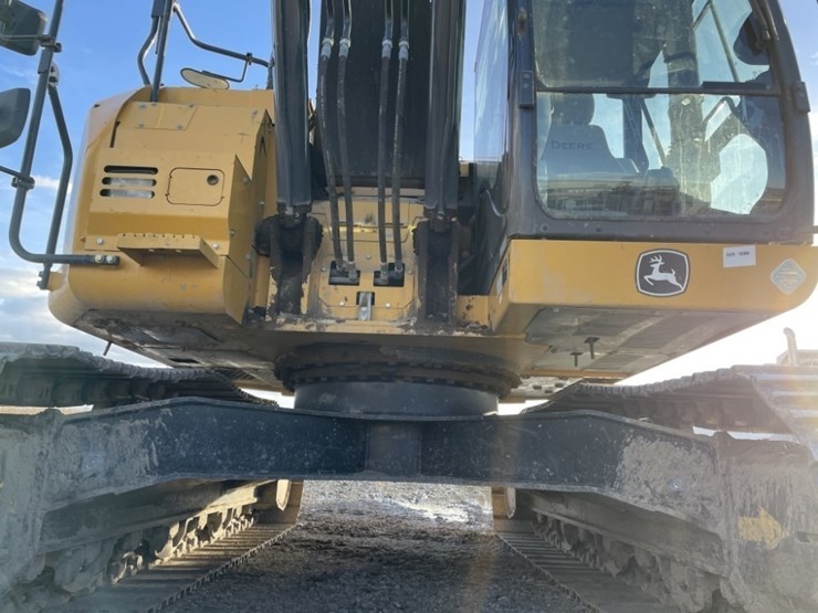 deere-245g-lc-image-25