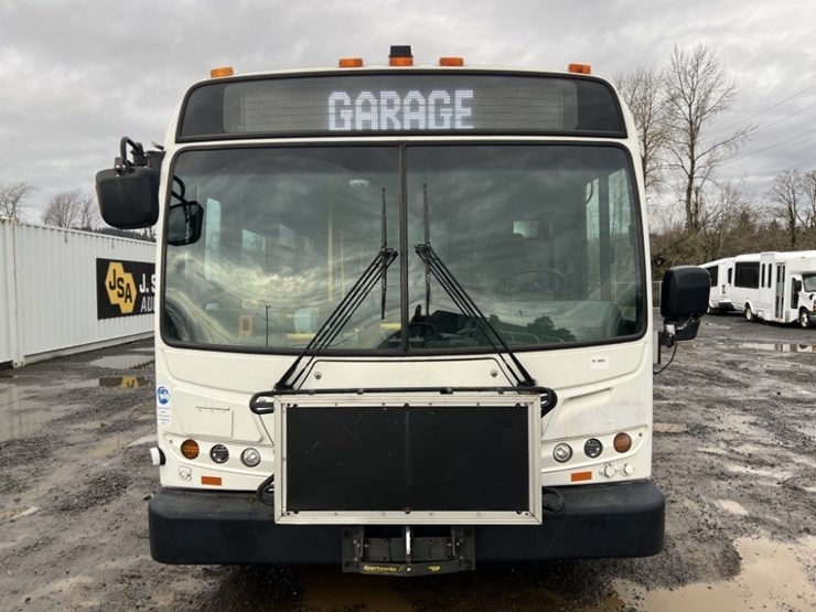 2009-new-flyer-40'-transit-bus-image-8