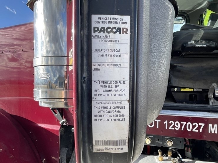 2020-peterbilt-389-image-63