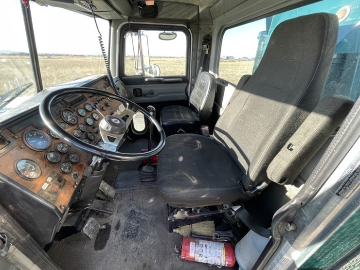 1998-peterbilt-379-image-54