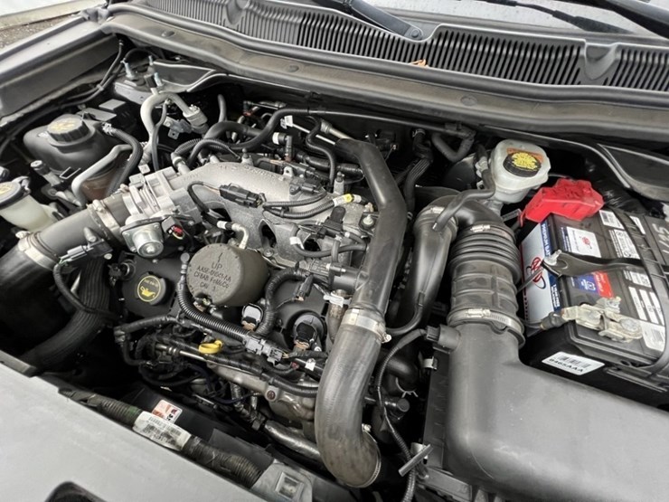 2017-ford-explorer-image-30