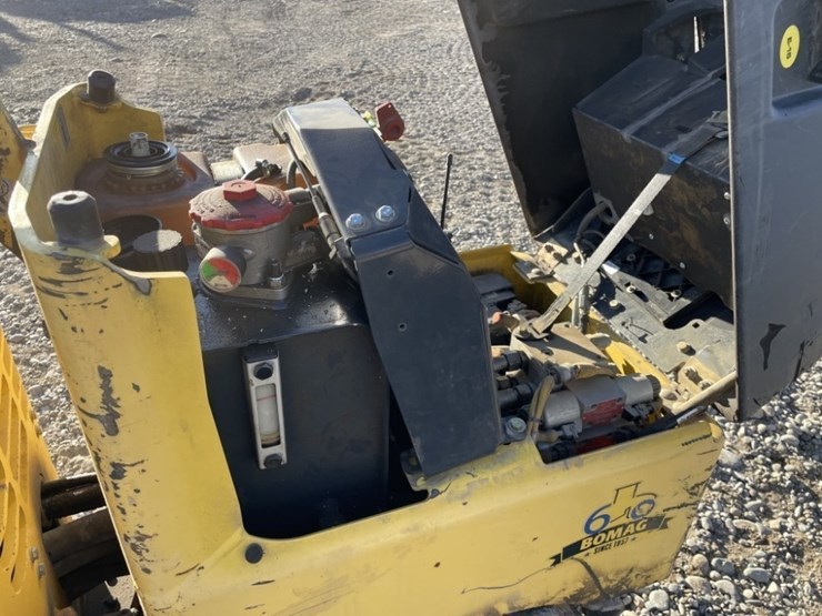 2017-bomag-bmp8500-image-9