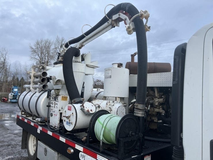 2009-gmc-w5500-image-30