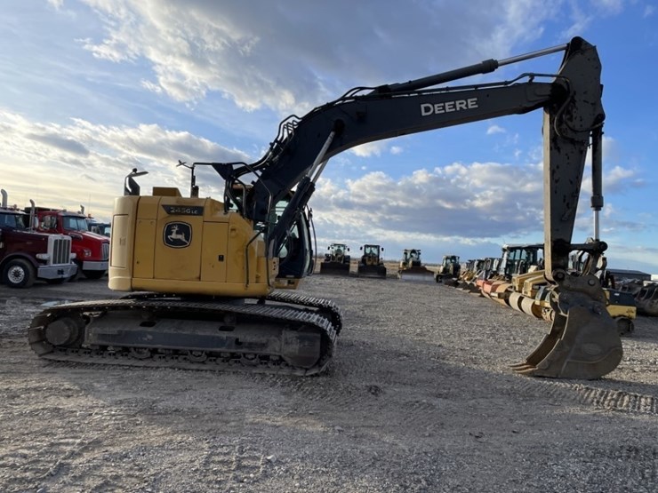 deere-245g-lc-image-6