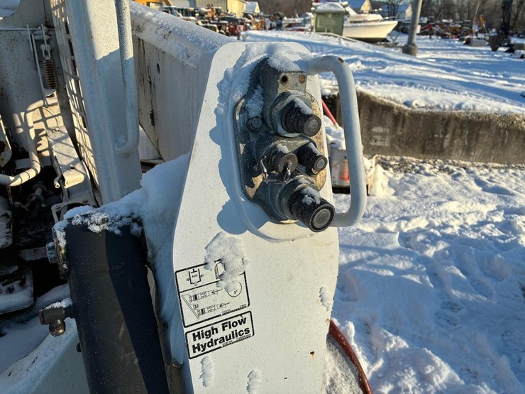 2020-bobcat-s850-image-12