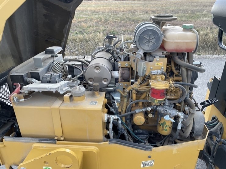 caterpillar-cb24b-image-17