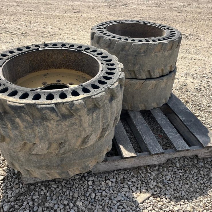 10-16.5 Solid Skid Steer Tires