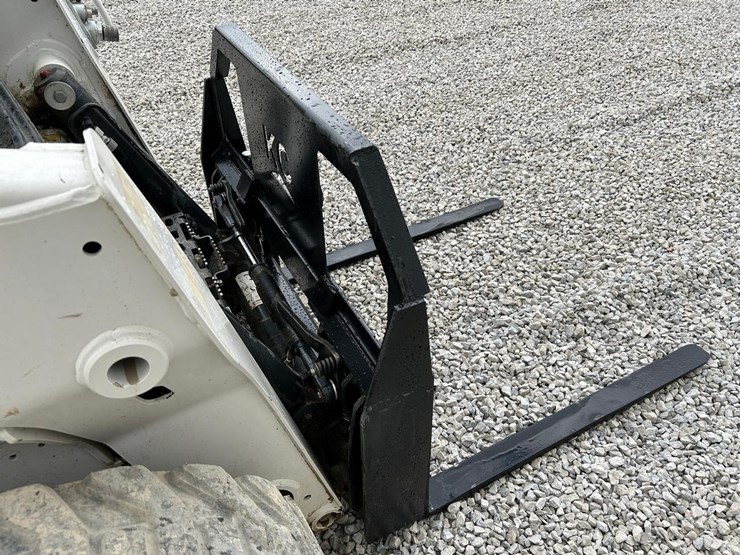 kit-container-42"-skid-steer-forks-image-4