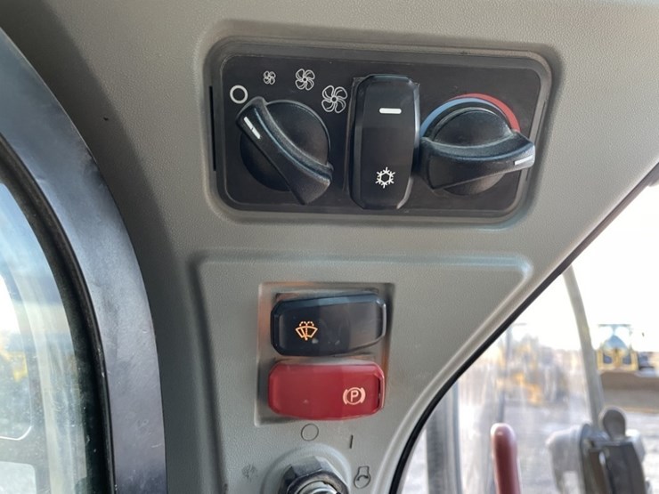 caterpillar-299d3-image-27