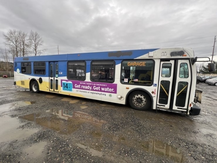 2008-new-flyer-40'-transit-bus-image-3