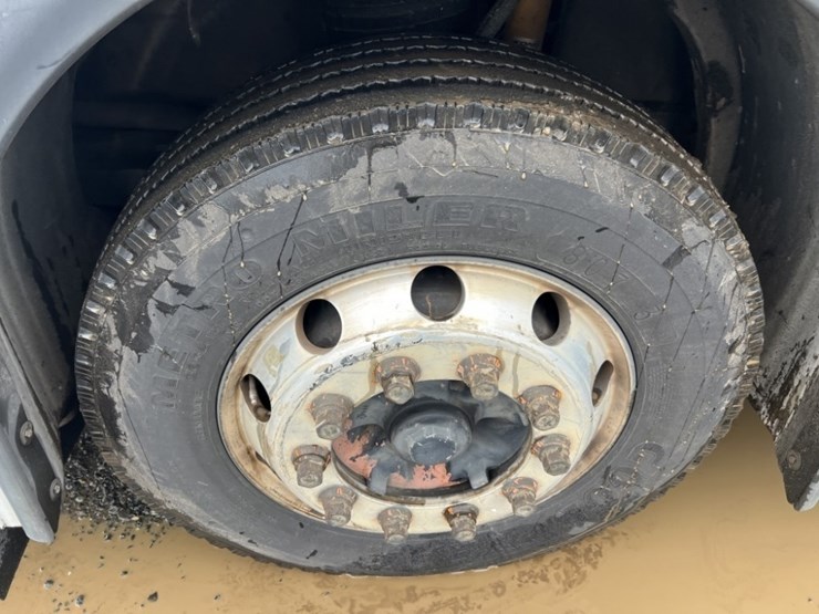 2008-new-flyer-40'-transit-bus-image-9