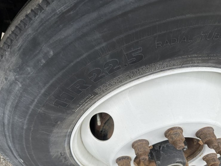 john-deere-1044-image-11