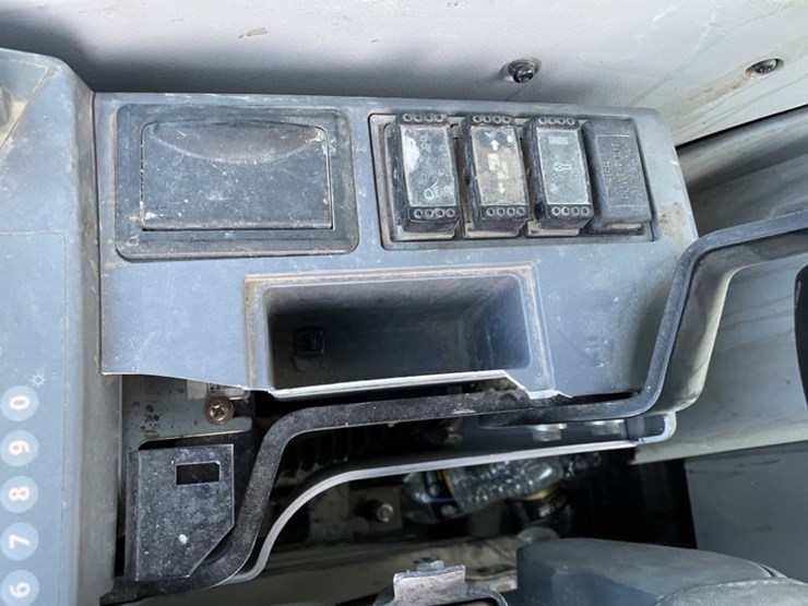 2022-deere-350-p-tier-image-32