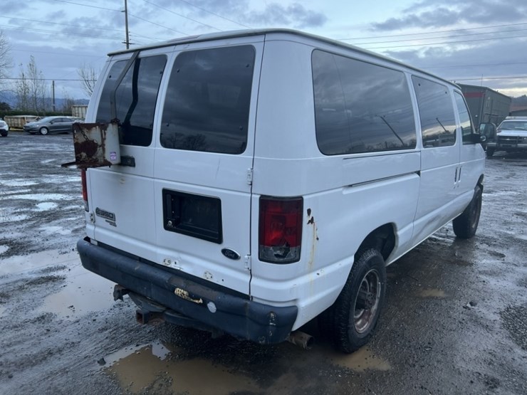 2008-ford-e350-image-4