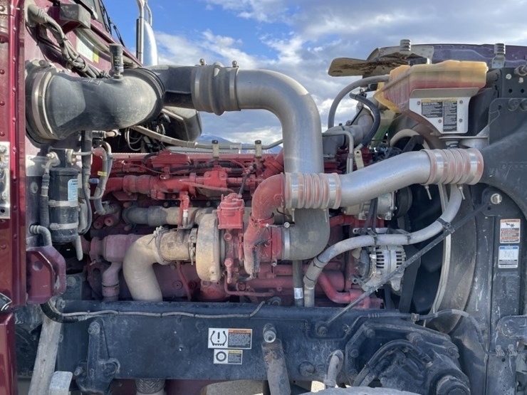 2020-peterbilt-389-image-27