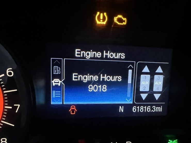 2017-ford-explorer-image-26