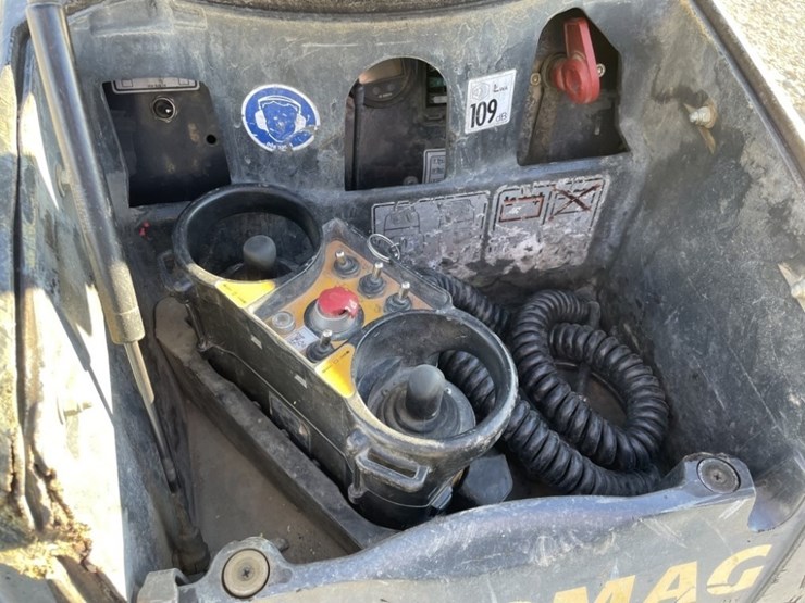 2017-bomag-bmp8500-image-13