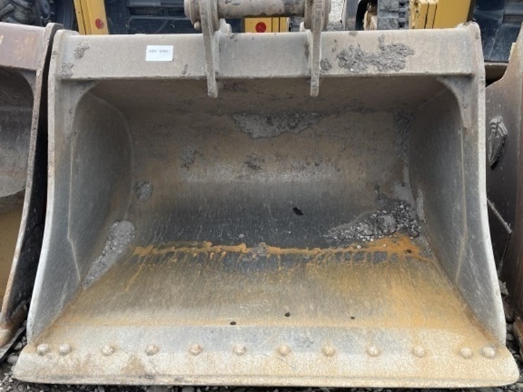 john-deere-245-image-1