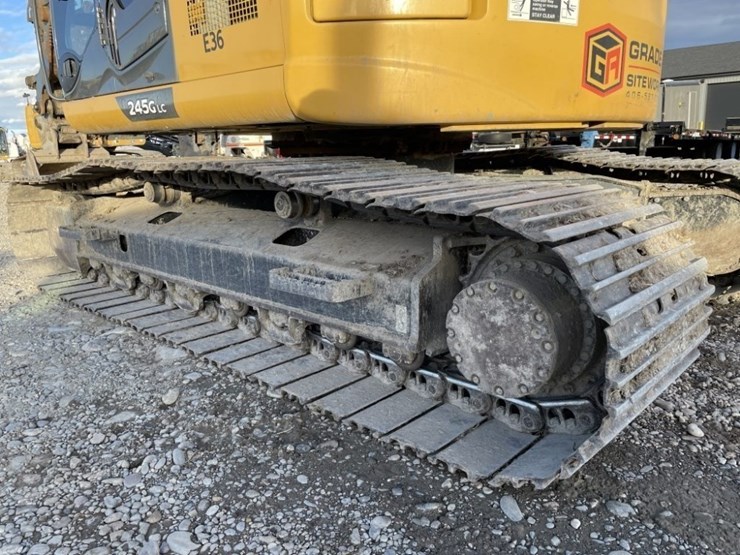 deere-245g-lc-image-18