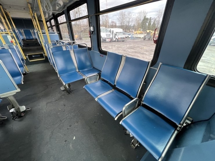 2008-new-flyer-40'-transit-bus-image-20