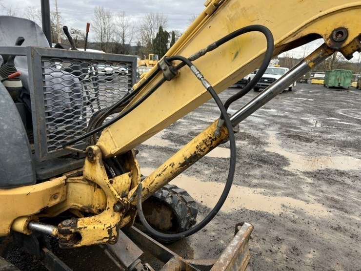 komatsu-pc35mr-2-image-23