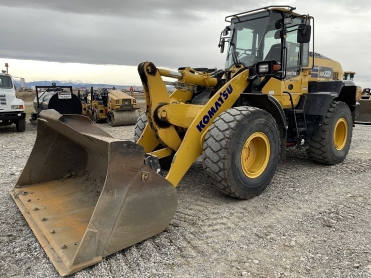 komatsu-wa320-8-image-1