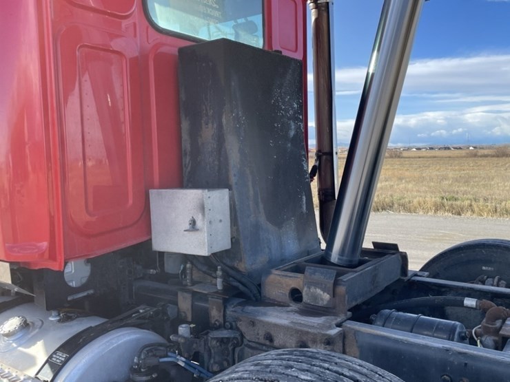 2014-western-star-4700sb-image-27