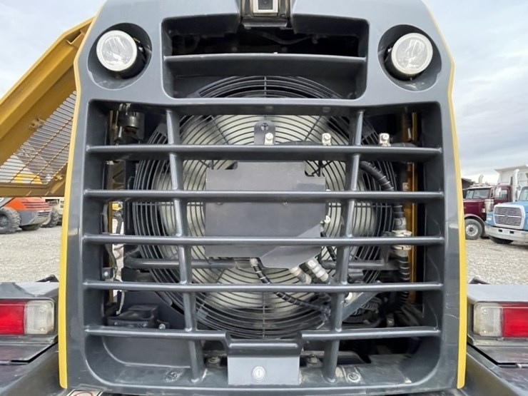 komatsu-wa320-8-image-24